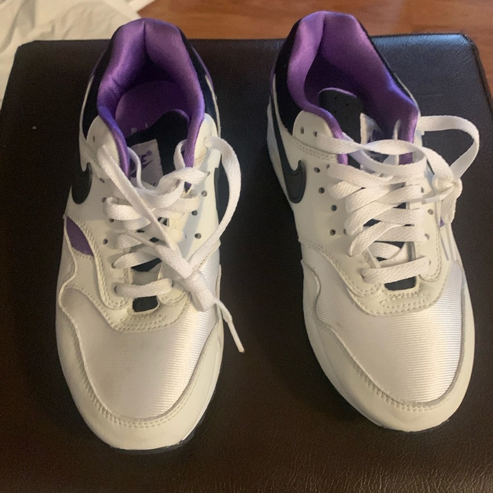 Used nike airmax size 5 unisex